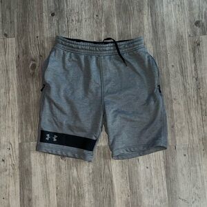 Under Armor Men’s Gray Shorts Size Large